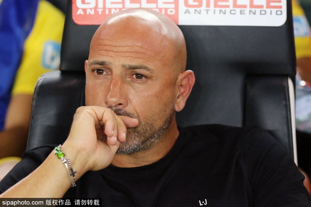 VAR技术的成功与挑战：国际足联裁判委员会主席科里纳的深度解析